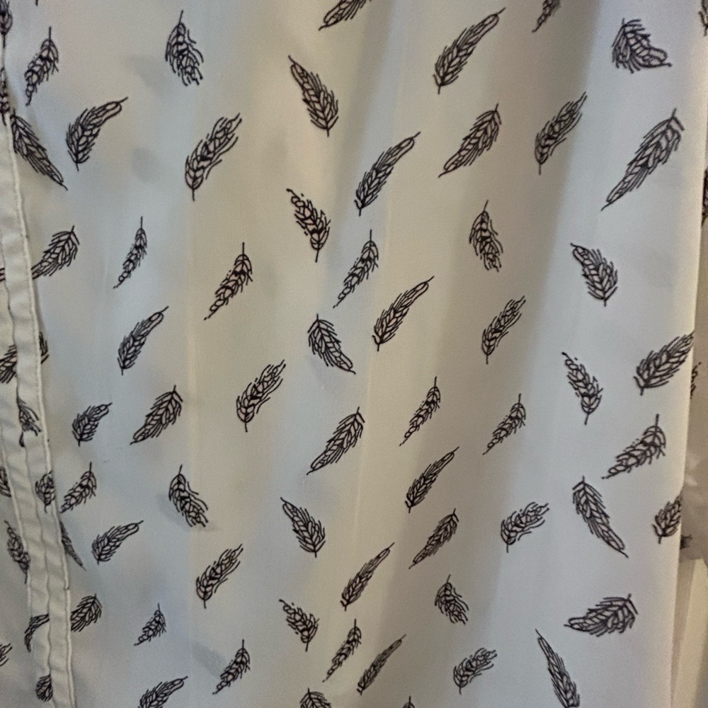 Monday Fun White Patterned Feather Women's Top - Picture 3 of 4